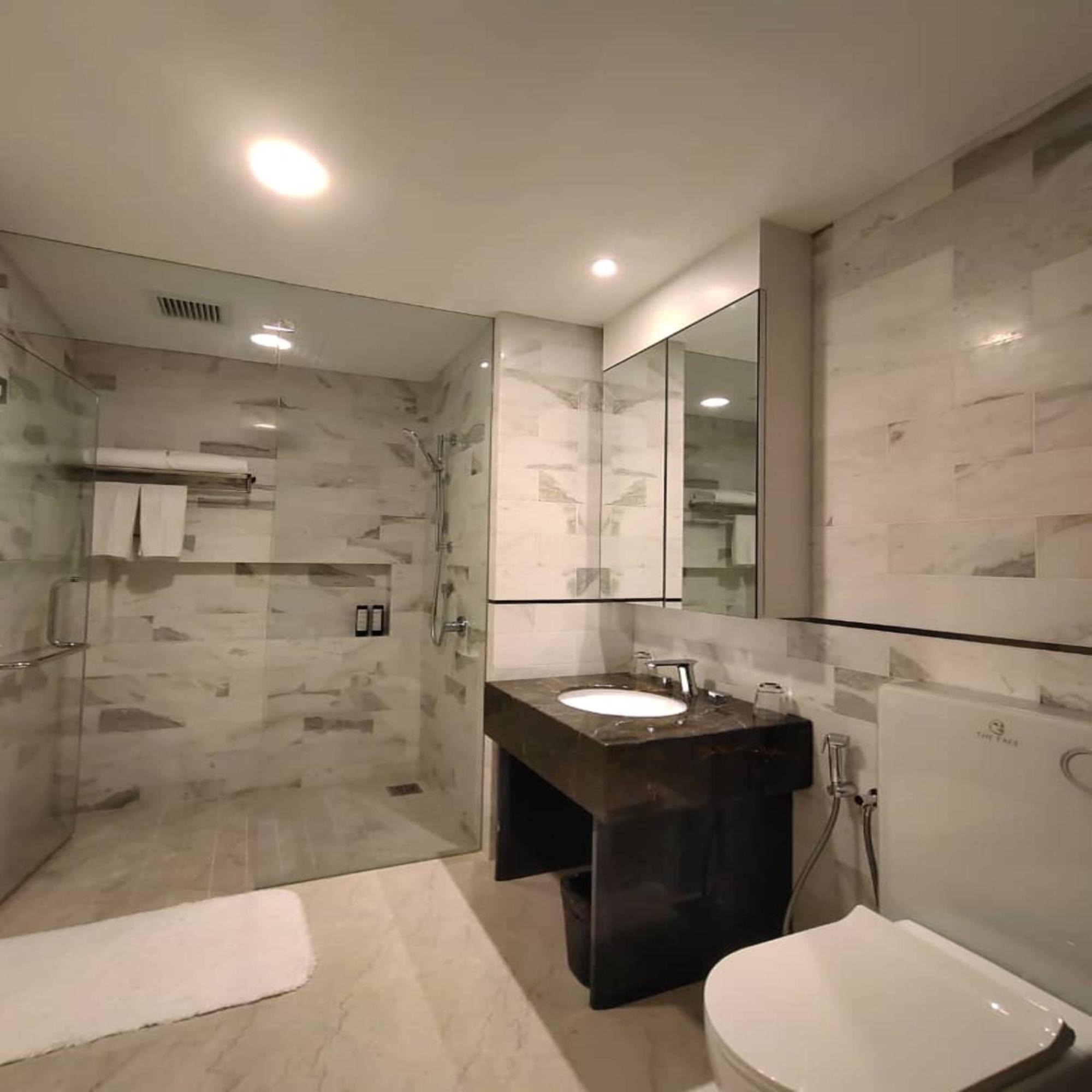 The Face Style Hotel Kuala Lumpur Exterior foto A bathroom in a hotel